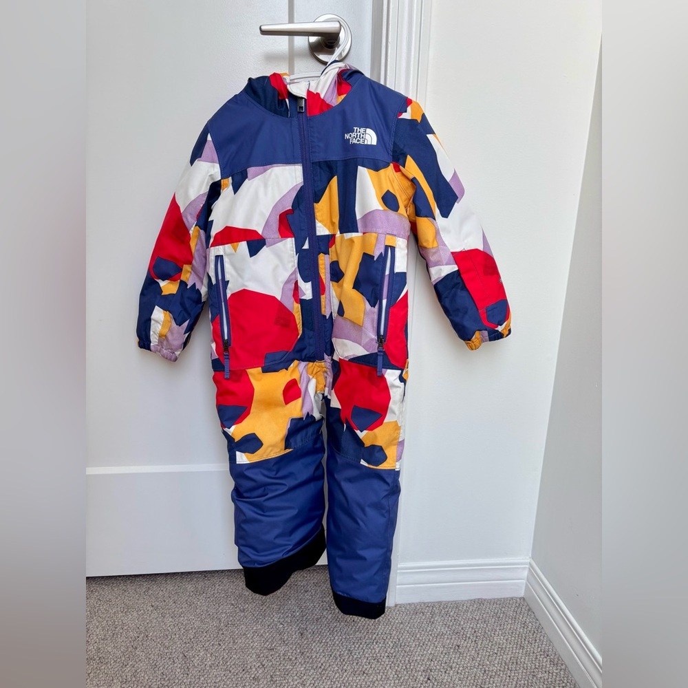 North Face size 3T kids freedom snow suit